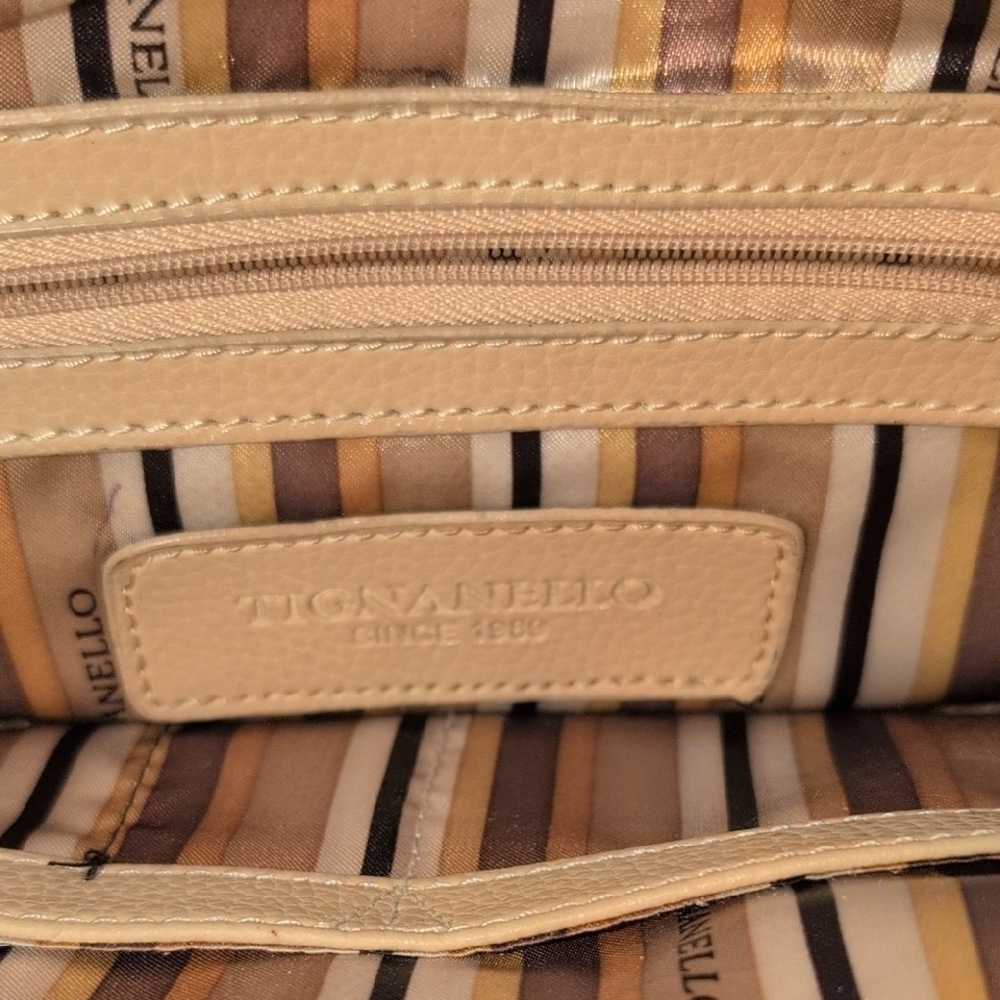 Tignanello Tan Shoulder Bag with Textured Leather and Metal Hardware In Amazing! - Picture 5 of 10